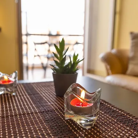 Gold Feathers Apartman